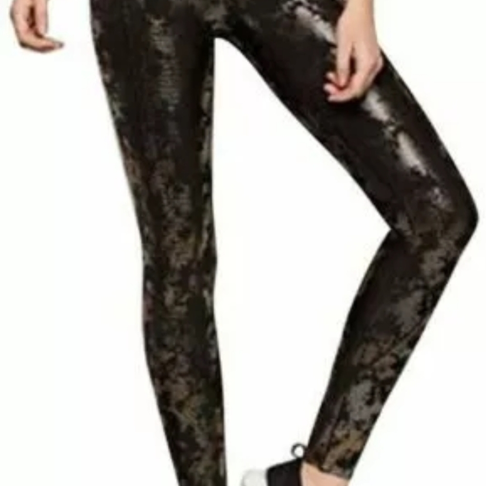 VICTORIA SECRET SPORT TOTALKNOCKOUT TIGHT BLACK CAMOSHINE SIZE M Limited Edit.